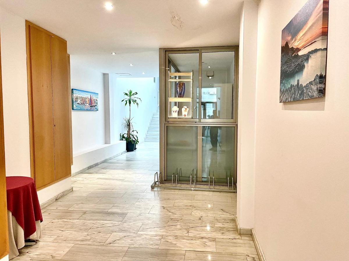 Apartaments Voramar 2 Cambrils Bagian luar foto